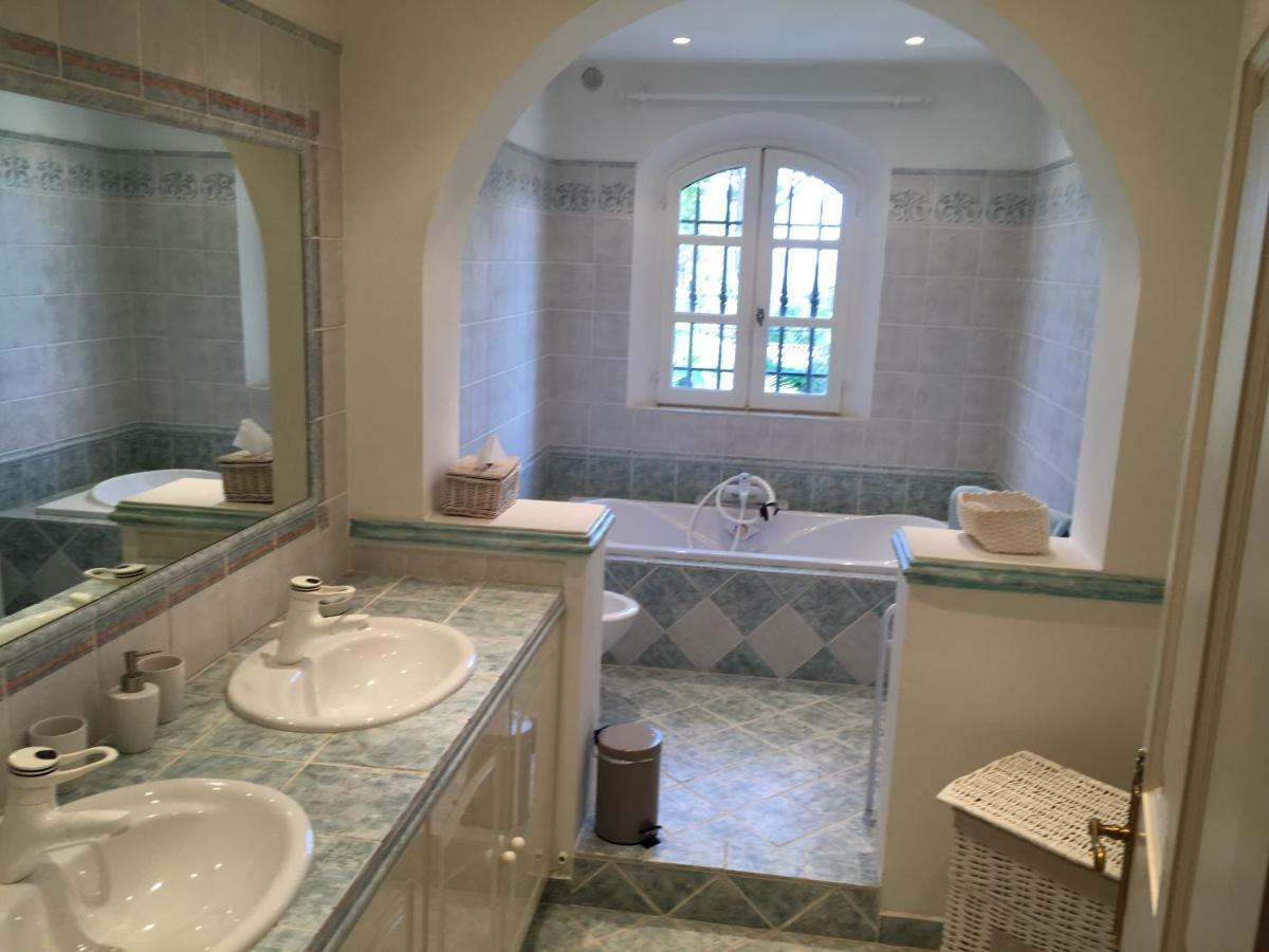 Le Champmazet Bed & Breakfast La Roquette-sur-Siagne Dış mekan fotoğraf